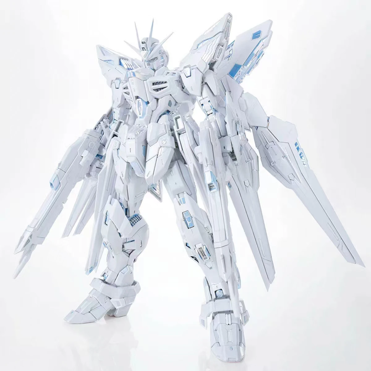 새로운 CHANGLONG 7701 MGEX 1/100 Zgmf-X20a 스트라이크 프리덤 TWILIGHT COATING 조립 모델 키트 액션 피규어 로봇 플라스틱 모델 장난감
