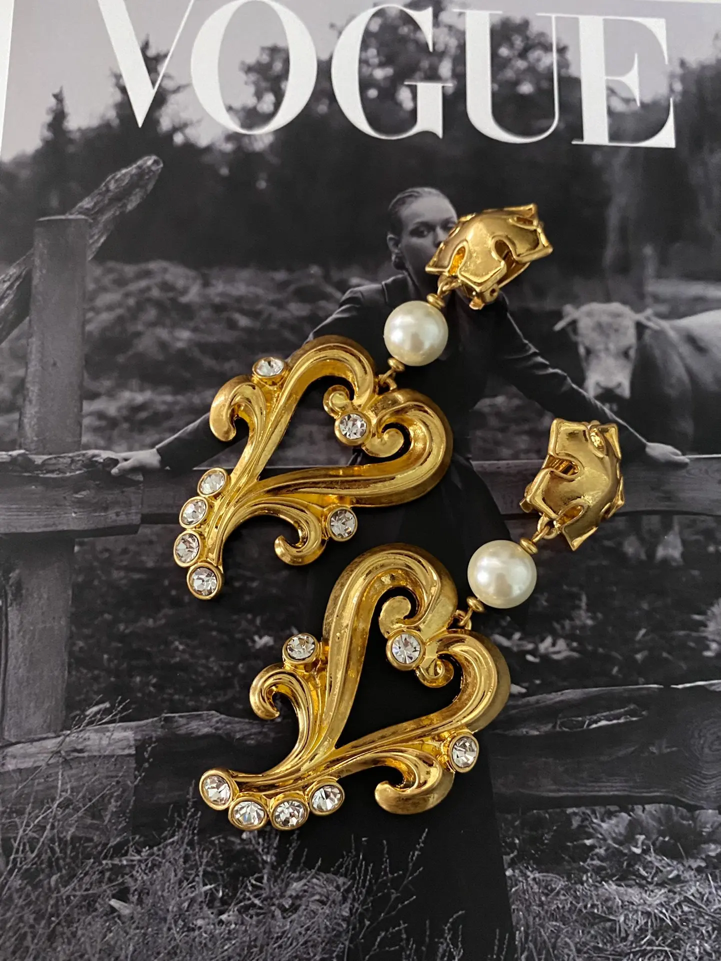 

European and American vintage middle-aged long love earrings ear clips