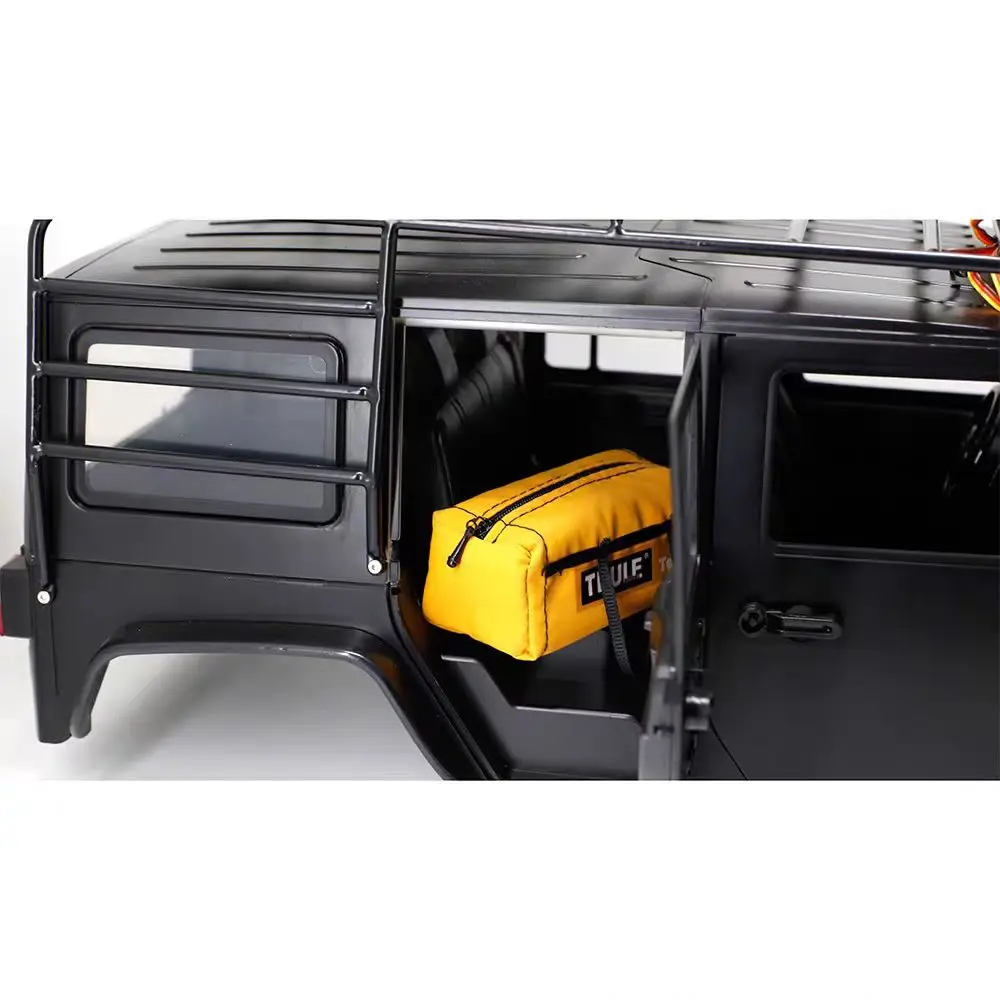 Sac de rangement réplique 1/10 pour RC Crawler TRX4 Defender ouvert, montrant l'intérieur rembourré.