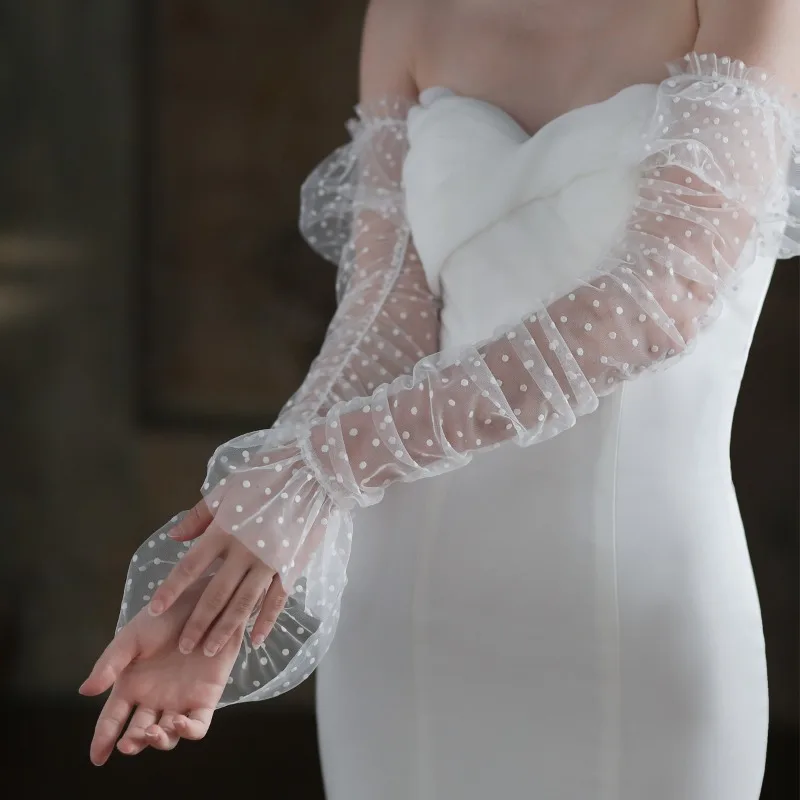 

Polka Dot Long Wedding Sleeved Wedding Dress Wedding Photo Accessories Wholesale