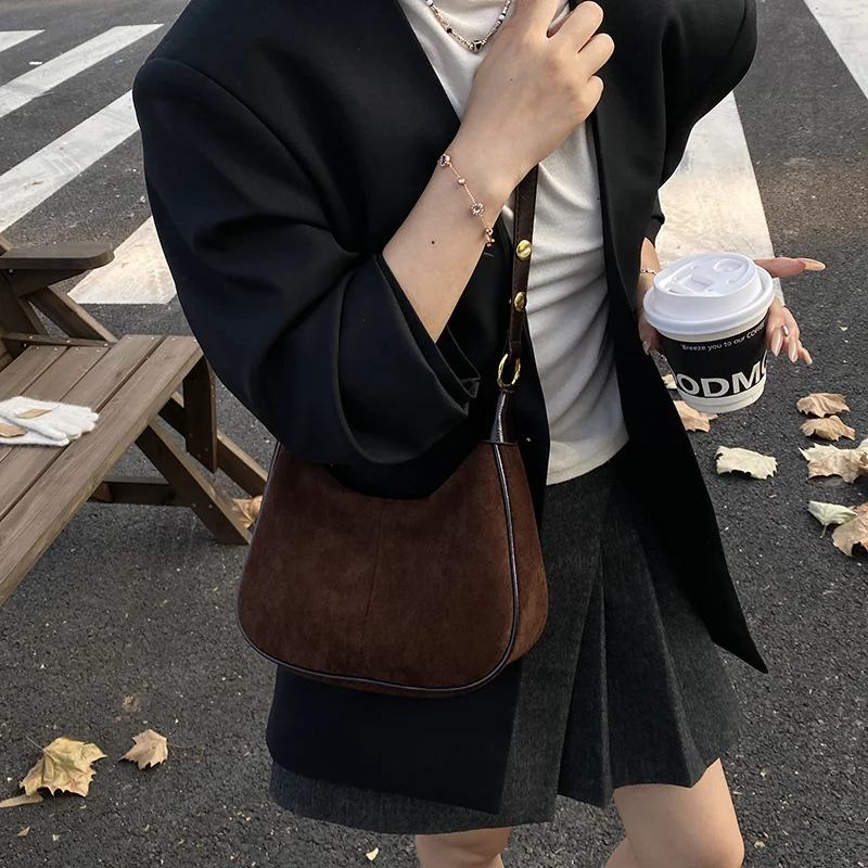 Faux Suede Solid Color Large Capacity Hobos Shoulder Bags for Women High Quality Versatile Undearm Ruched Handle Bags