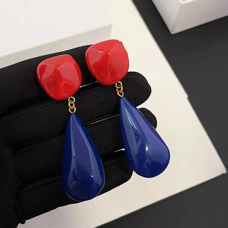 Earrings Retro Light Luxury Fashion Exaggerated Red Blue Contrast Color Resin Ear Clip For Women Aretes De Mujer Pendientes