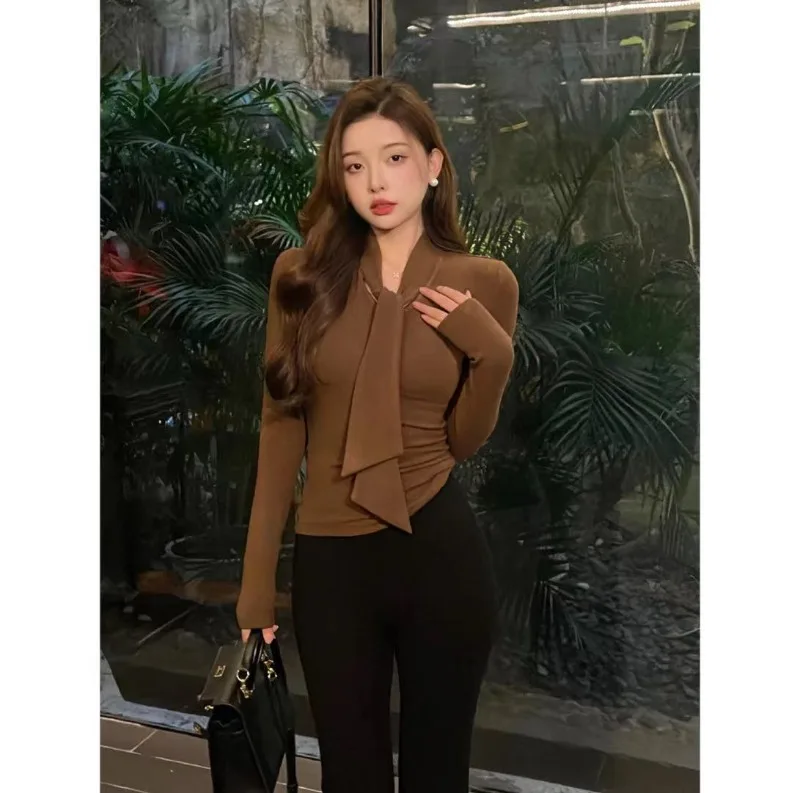 

Autumn/Winter 2023 New Unique Sweet and Spicy Slim Fit Long Sleeved T-shirt Design Sense Tight Bottom Shirt Female Clothing