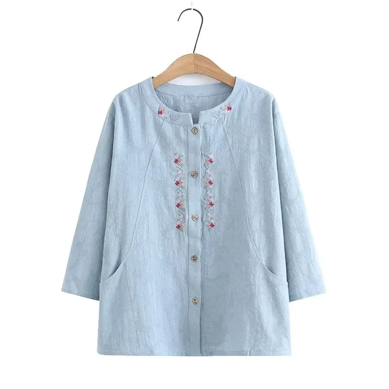 

Plus Size Women's Shirt Cotton Self-Patterned Seventh Sleeve Shirt With Pockets and Embroidered Floral Motifs For Spring＆ Summer