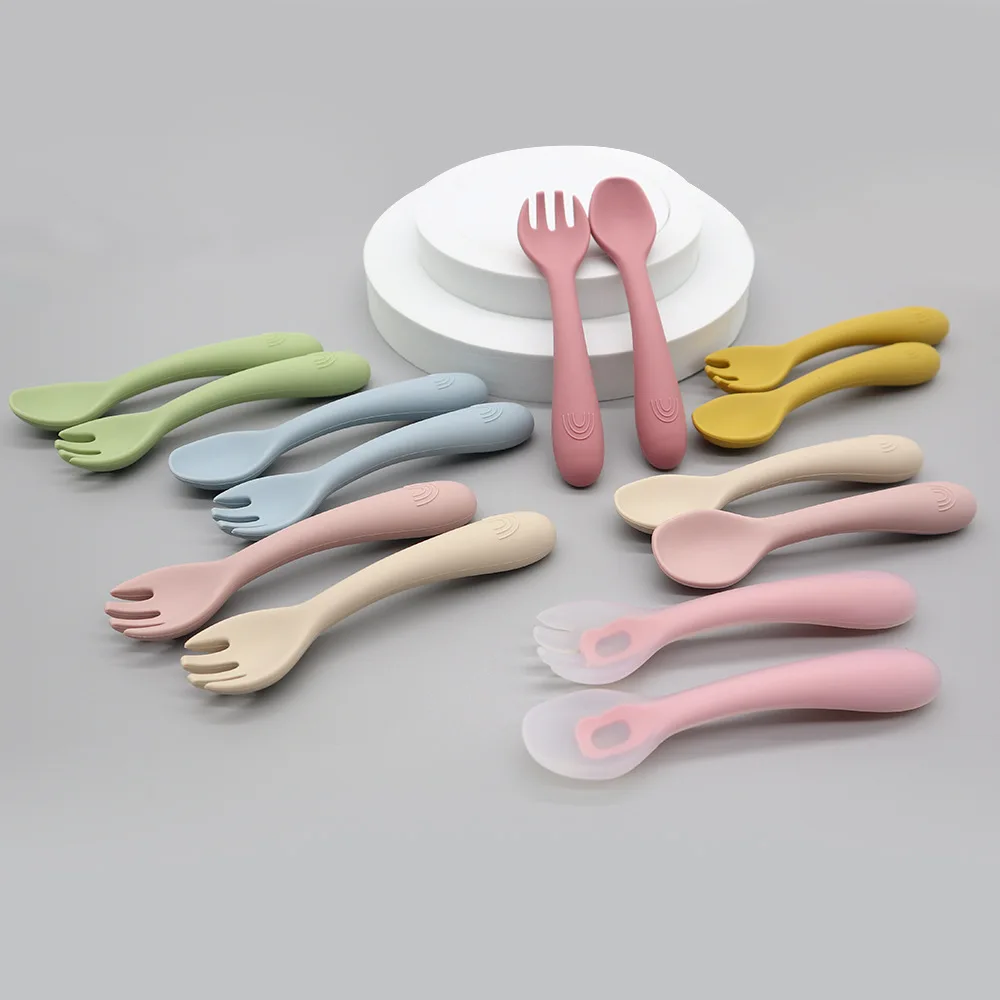 4/5/6 PCS Baby Bibs Cartoon Sucker Bowl Plate Cup Spoon Fork utensilios Sets BPA Free Children's tableware Dishes baby stuff 4