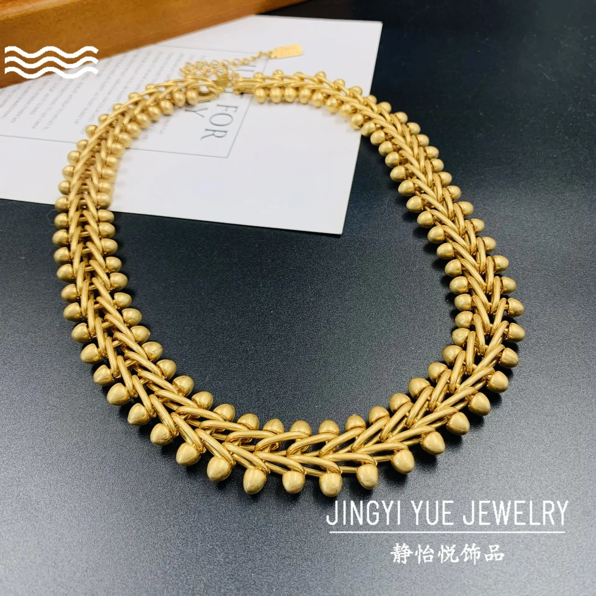 S378c4426f8eb4ccf9882dbffbe74e133j Wide chain necklace with a cool and trendy design, a light luxury metal necklace for both men and women Mallzona