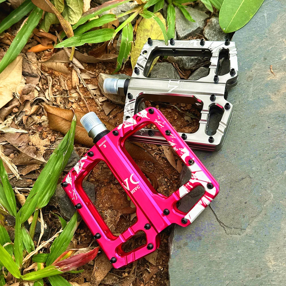 Description Picture 2 of itemHigh Strength Mountain Bike Pedals CNC Aluminum Alloy Polished Hollow Thickened Flat 3 Bearing Non-slip Bicycle Pedals