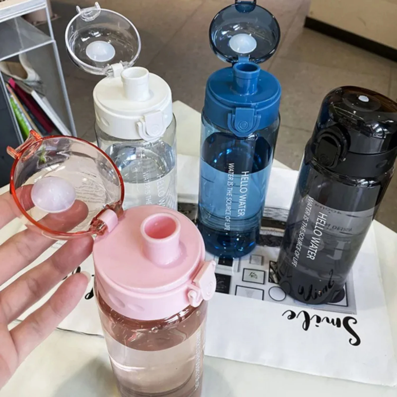 780ml Sports Water Bottle Transparent Protein Shaker Outdoor Travel Portable Leakproof Drinkware Plastic Drink Bottle BPA Free