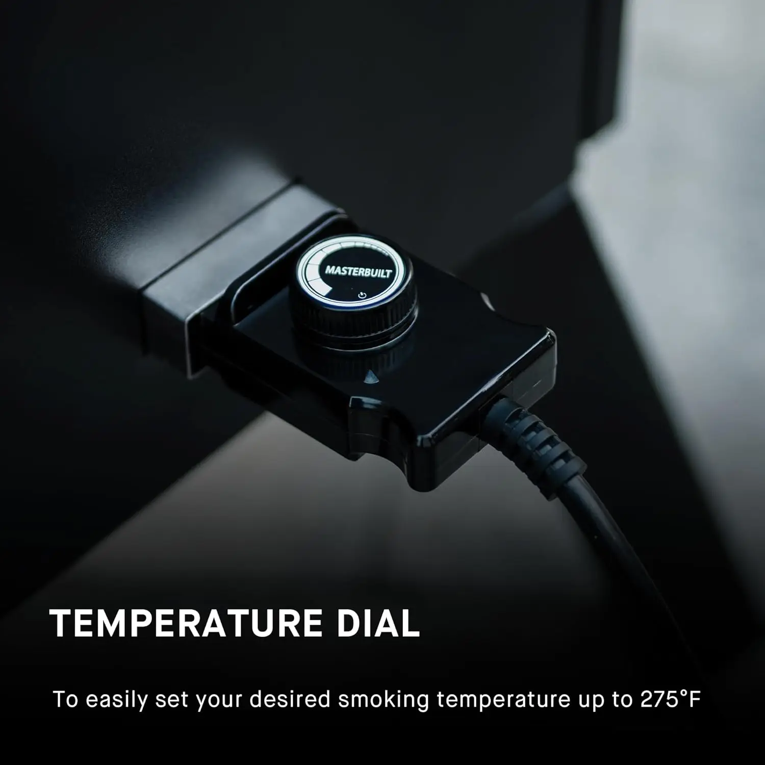 30-inch    Smoker with Analog Temperature Control, Chrome Smoking Racks and 535 Cooking Square I 3