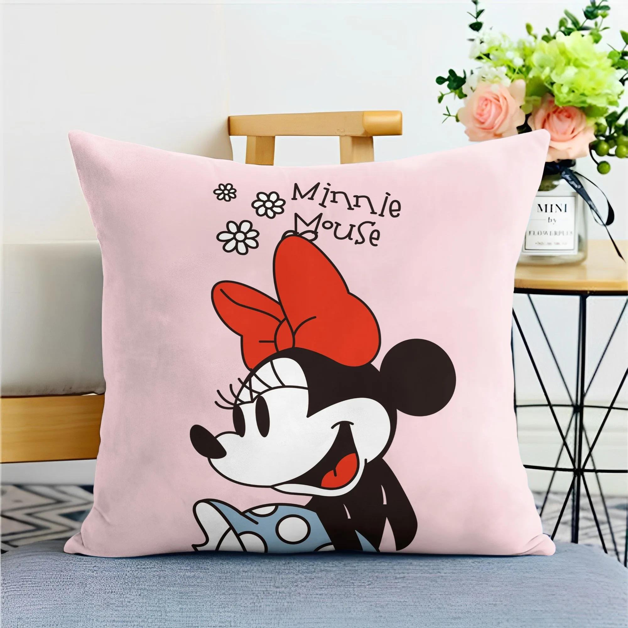 thumbnail image 1 of Funda de almohada de Mickey Mouse de Disney para sala de estar, sofá, oficina, funda de cojín súper suave, decoración para el hogar, dormitorio y habitación, regalo para niños, 1 of 5