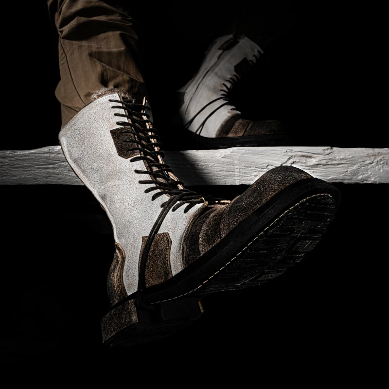 Рисунок 3 - Темные авангардные ботинки из воловьей