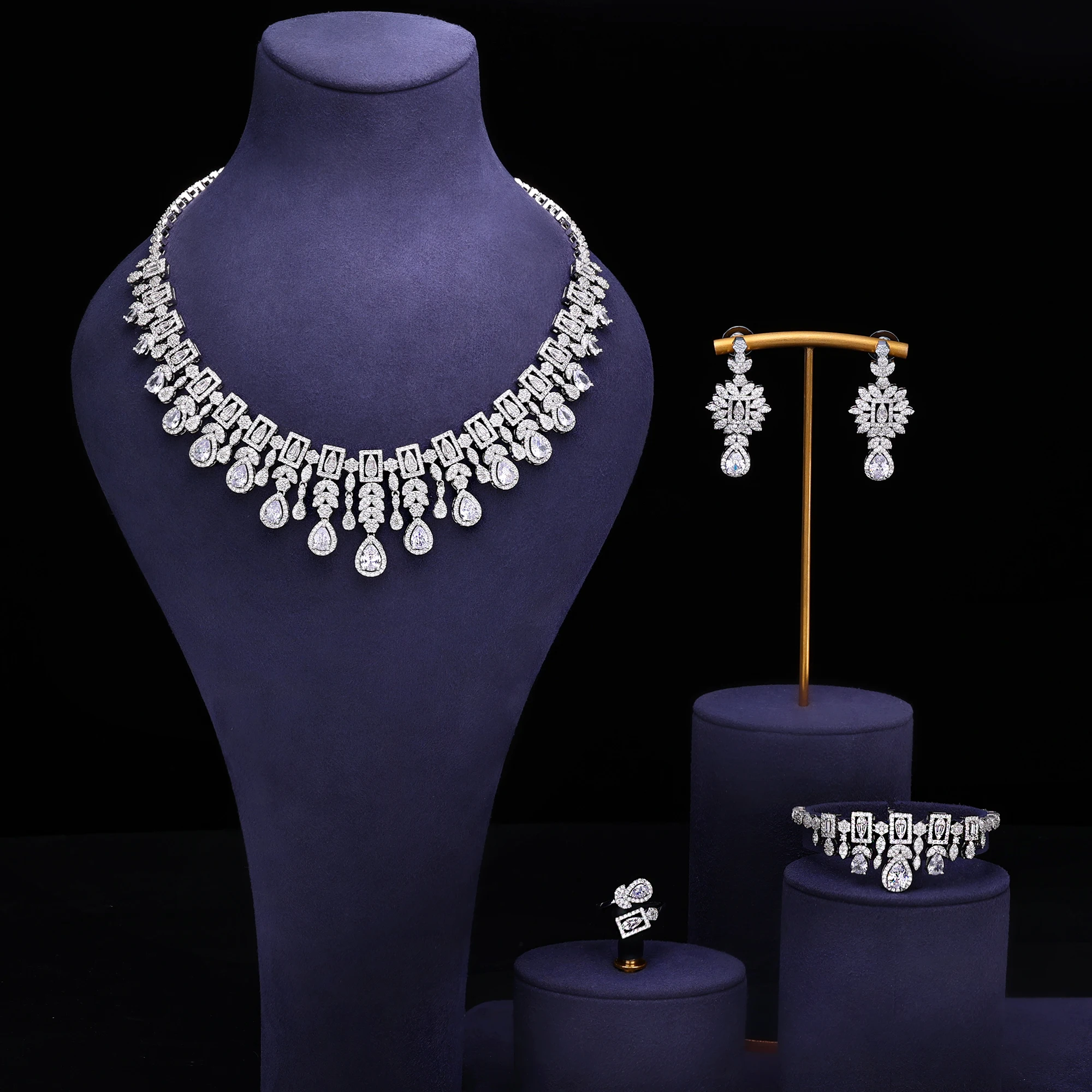 

2023 New Cubic Zirconia 4-piece Bridal Wedding Set CZ Necklace Earrings Bracelet Ring Jewelry Set