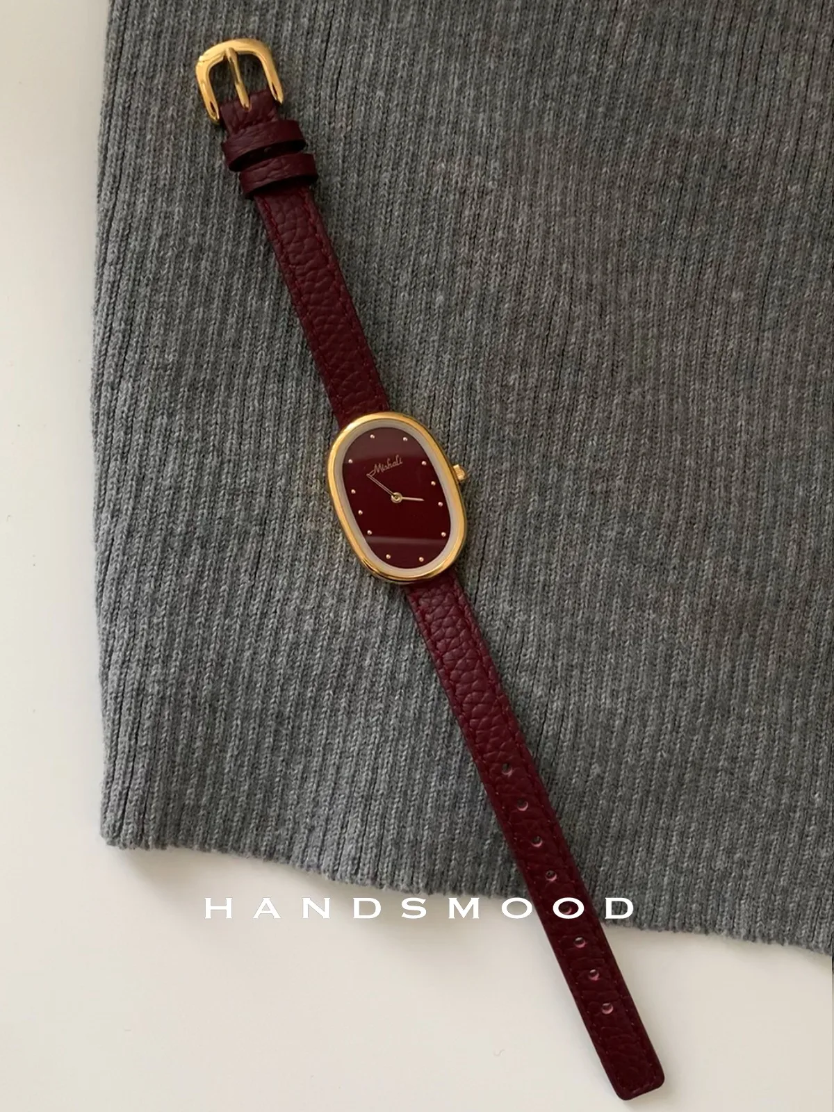 Genuine Leather 2025 New Women's Gift Red Retro Women's Watch Small Luxury Quartz Watch