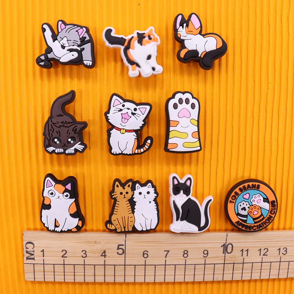 

Mix 50PCS PVC Animal Shoe Charms Kawaii Cat Appreciation Club Croc Jibz Buckle Fit Wristbands Shoe Decoration Ornaments Kid Gift