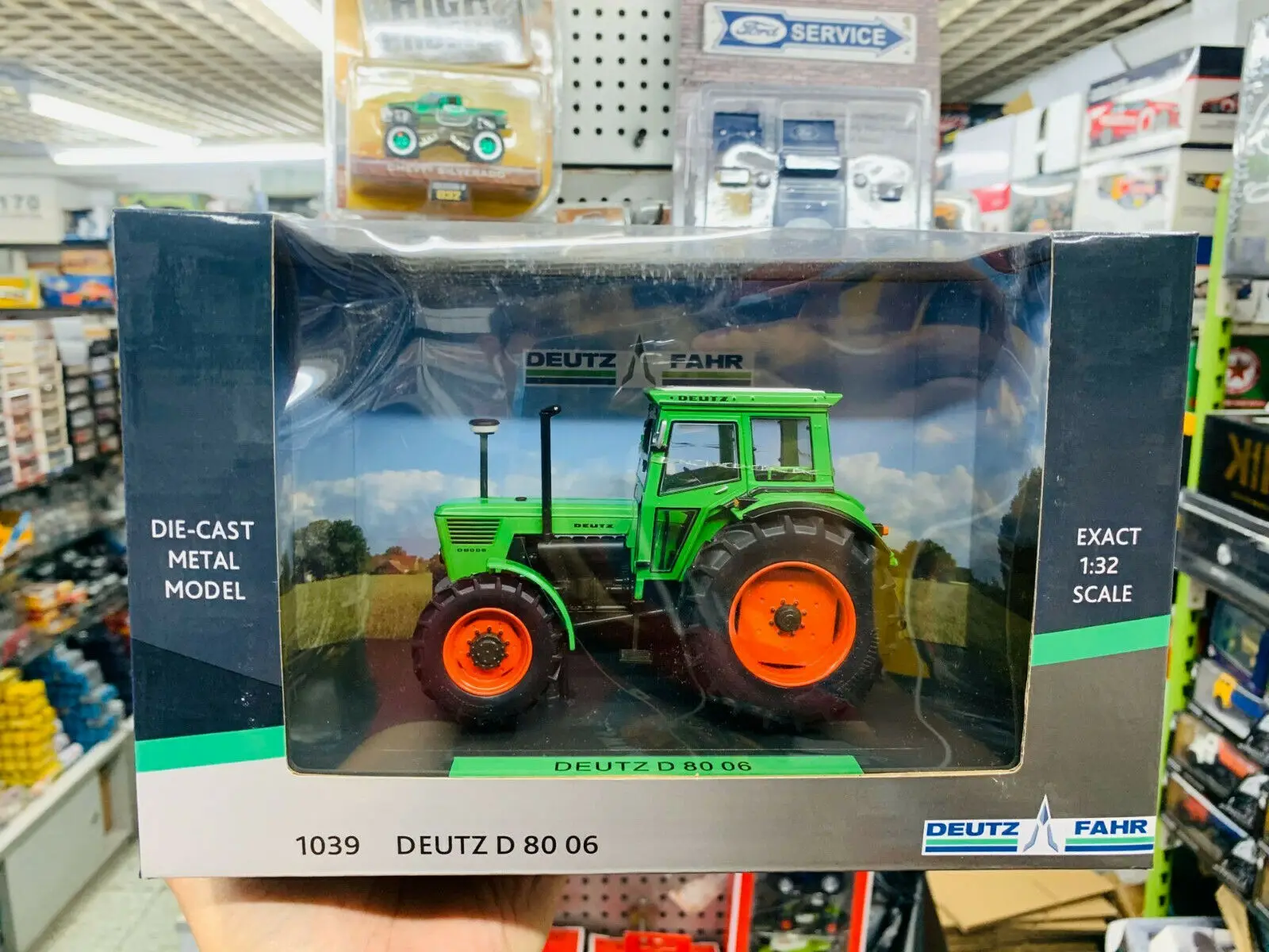 Deutz Fahr 1039 Deutz 80 06 Tractor Farm 1:32 Scale Die-Cast Metal Model New in Box