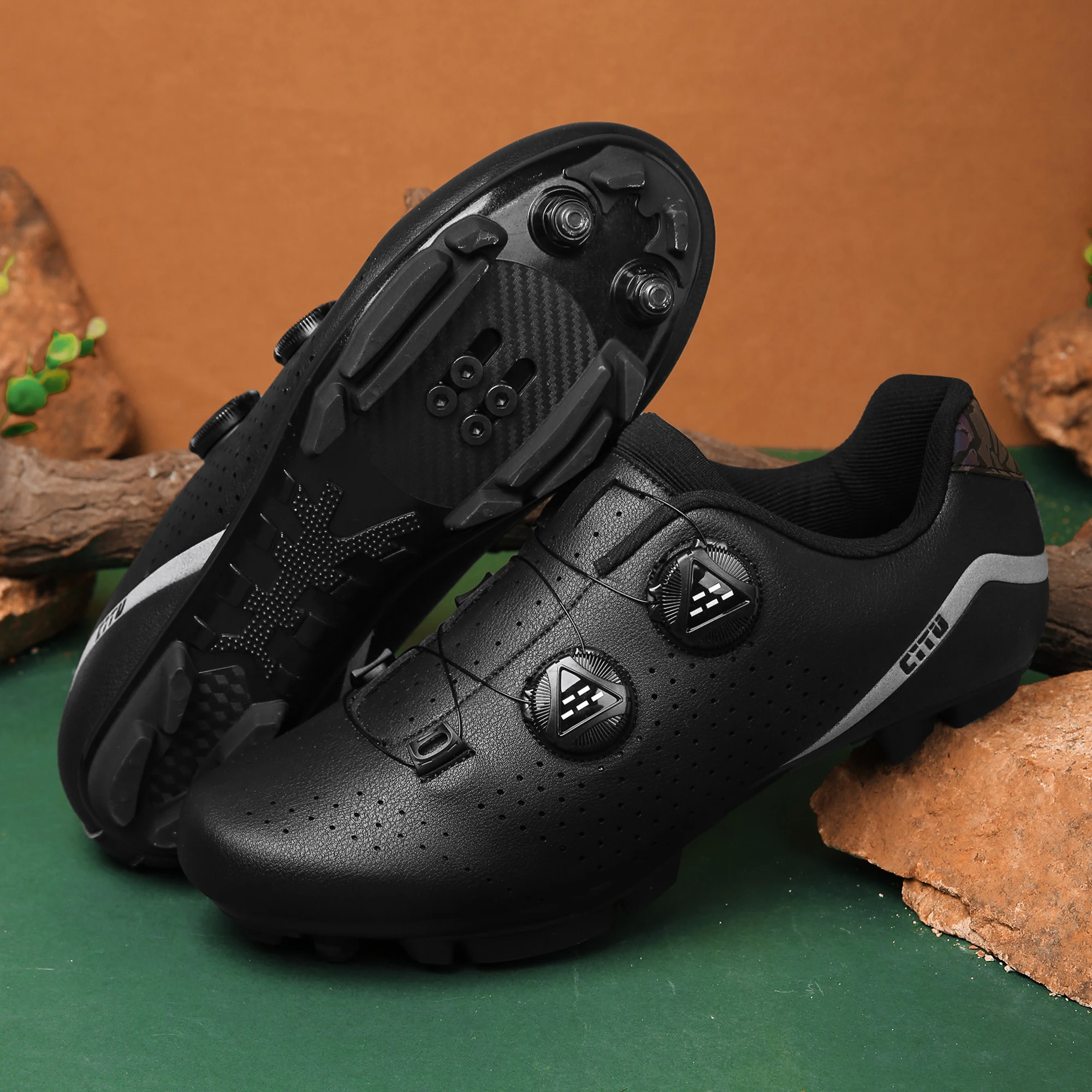 Chaussures Cyclisme Homme - Taille 7 (39 EU) - Compatibles Peloton, Route, VTT - NEUVES