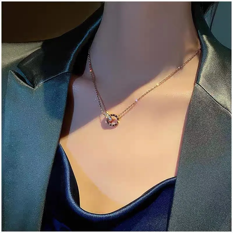 로즈 골드 목걸이 홈 데코레이션 수공예 자수 사진 카메라 백 로즈 골드 18K 골드 더블 링 체인 여성용 아울렛 목걸이 목걸이