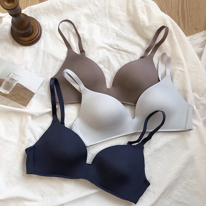 

*Japanese Seamless Glossy Gathered Underwear Women's Simple Pure Color, No Steel Ring, Comfortable Triangular Cup Bra