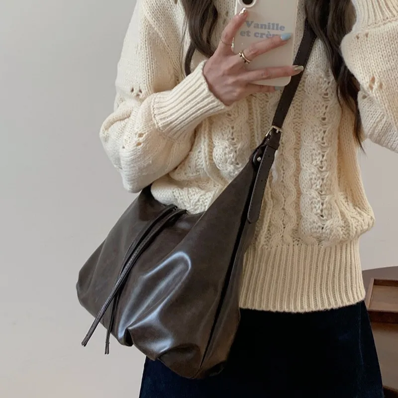 Abandoned earth style retro armpit bag, women's autumn and winter new fashion tote bag, large capacity crossbody bag