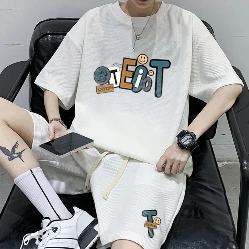 thumbnail image 1 of Conjunto de hombre con estampado de gofres, nuevo conjunto de camiseta y pantalones cortos de manga corta de moda de verano, conjunto deportivo de 2 piezas, conjunto de moda coreana, 1 of 5