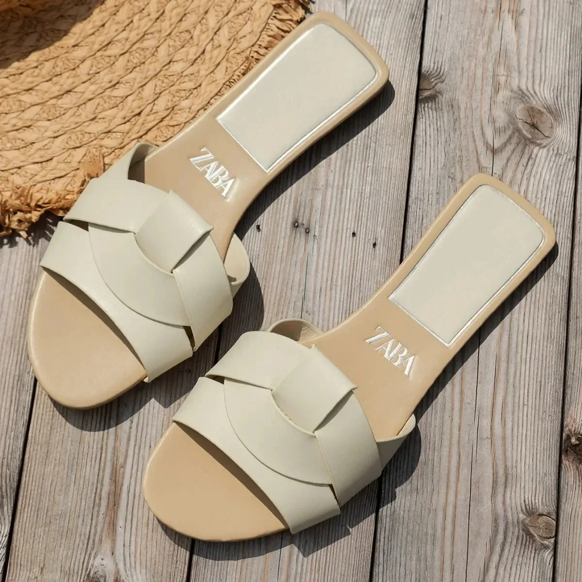 New Sandals Low Heel Comfortable Slippers Sexy Peep Toe Shoes Luxurious Outdoor Beach Women's Breathability Shoes