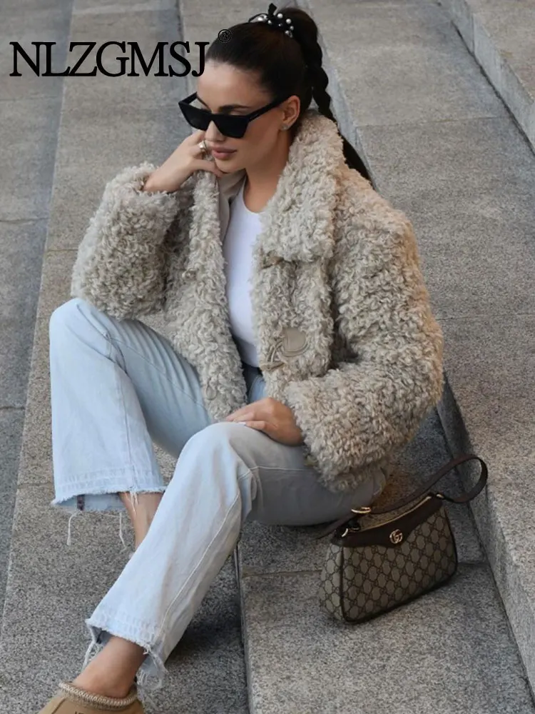 

TRAF 2023 Autumn Winter Woman Artificial Fur Short Jacket Coats Fashion Single Breasted Vintage Long Sleeve Causal Loose Tops