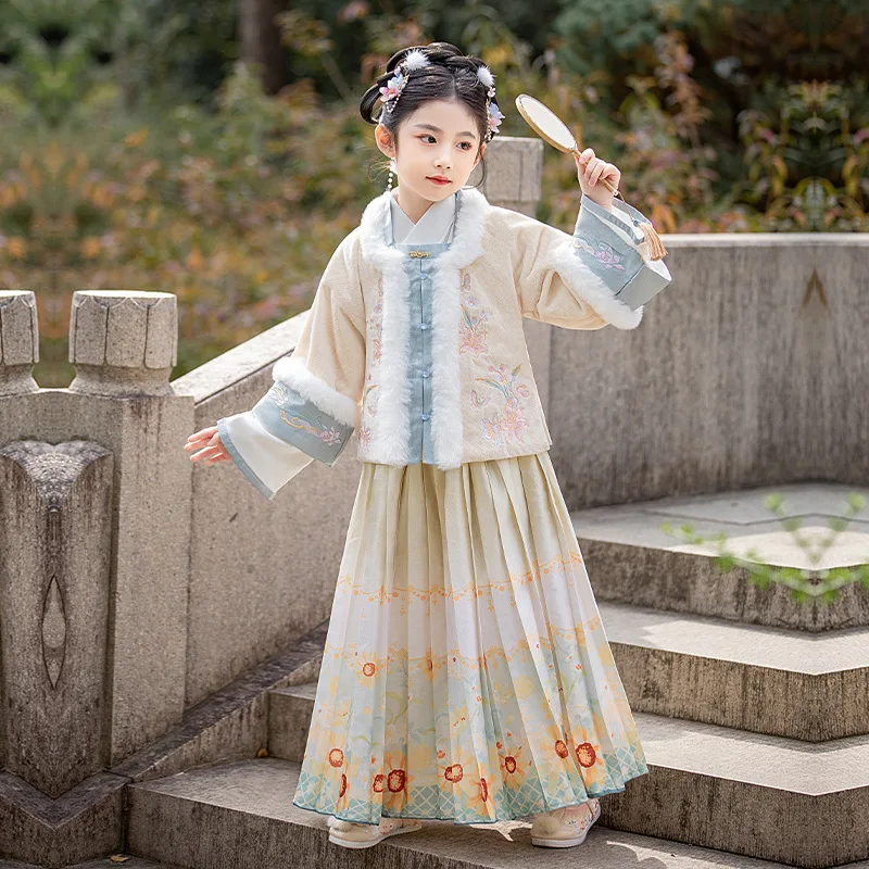 

Girls' Hanfu Winter New Original Chinese Style Plush Tang Suit New Year's Eve Dress Princess Horse Face Skirt Three Piece Set