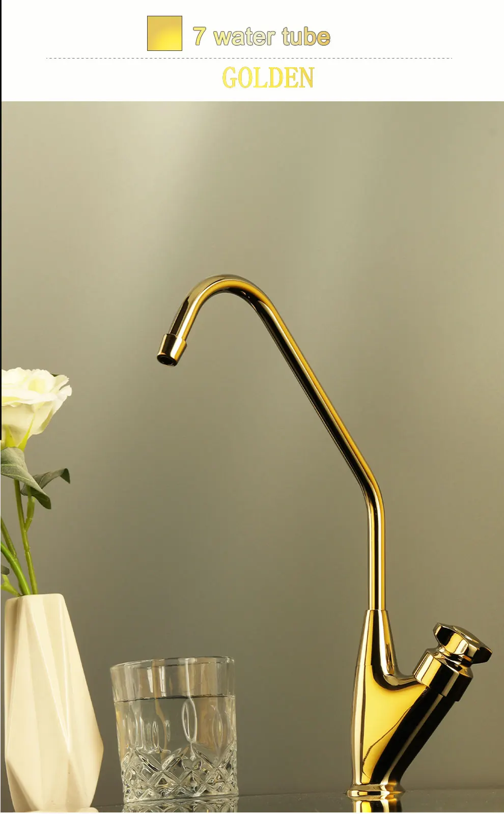 Torneira bebendo dourada