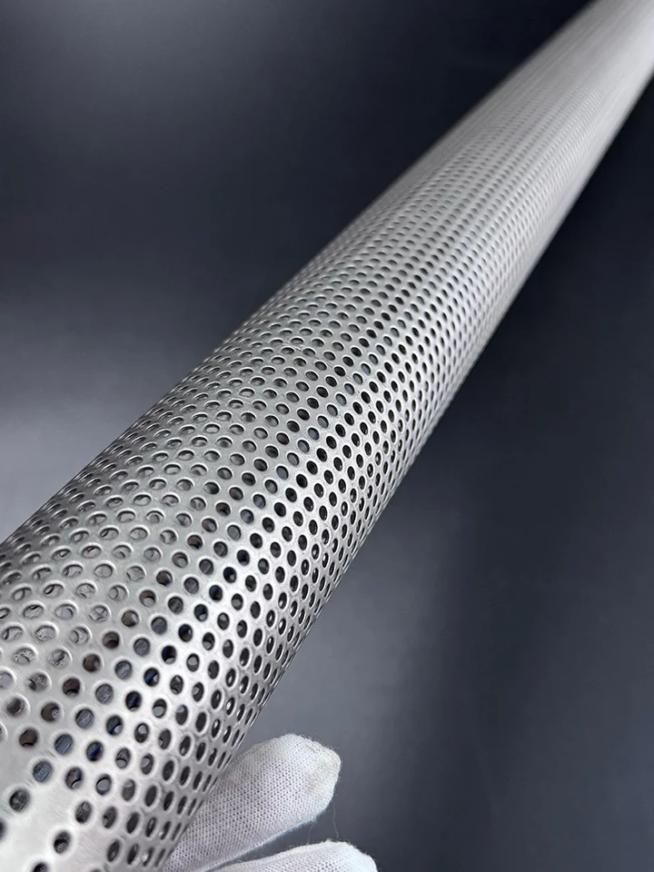 25-40 ミリメートルチタン穴あきシリンダーフィルターチタン溶接 1