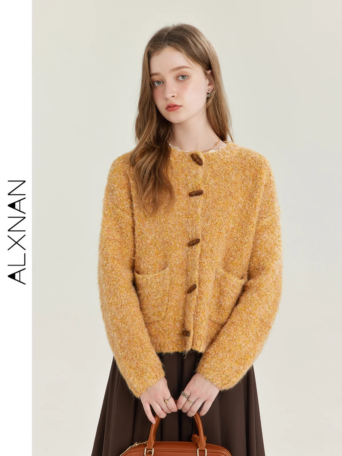 

ALXNAN Winter Luxury Knitted Sweaters Women Loose Stripe Cardigan Long Sleeve Sweater Female Y2K Harajuku Knit Coats Tops T01036
