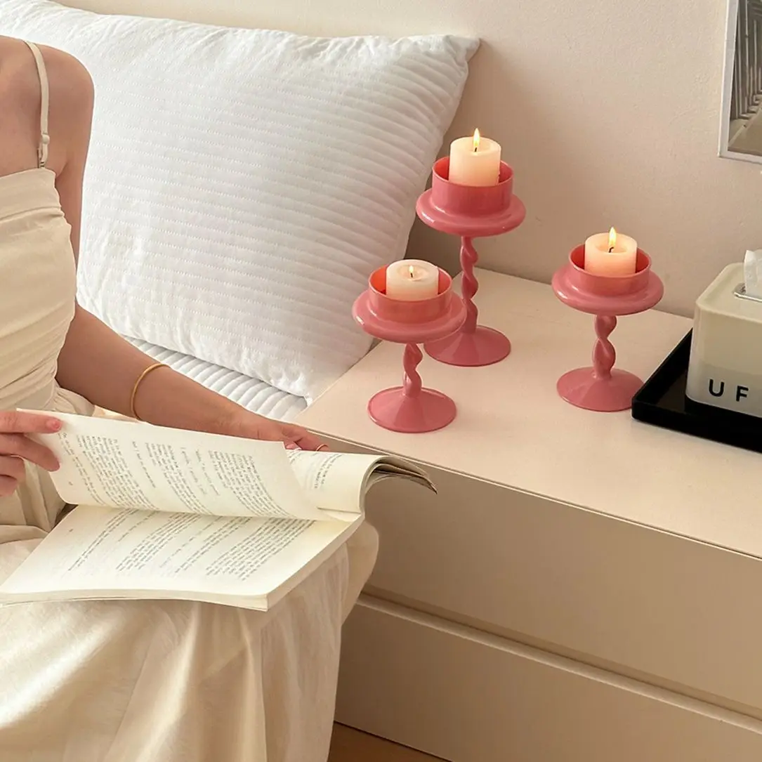 European Candle Holder Pink Glass Ornament, Niche High-end Roman Column, Romantic Atmosphere Candlelight Dinner Candle Holder - Image 2