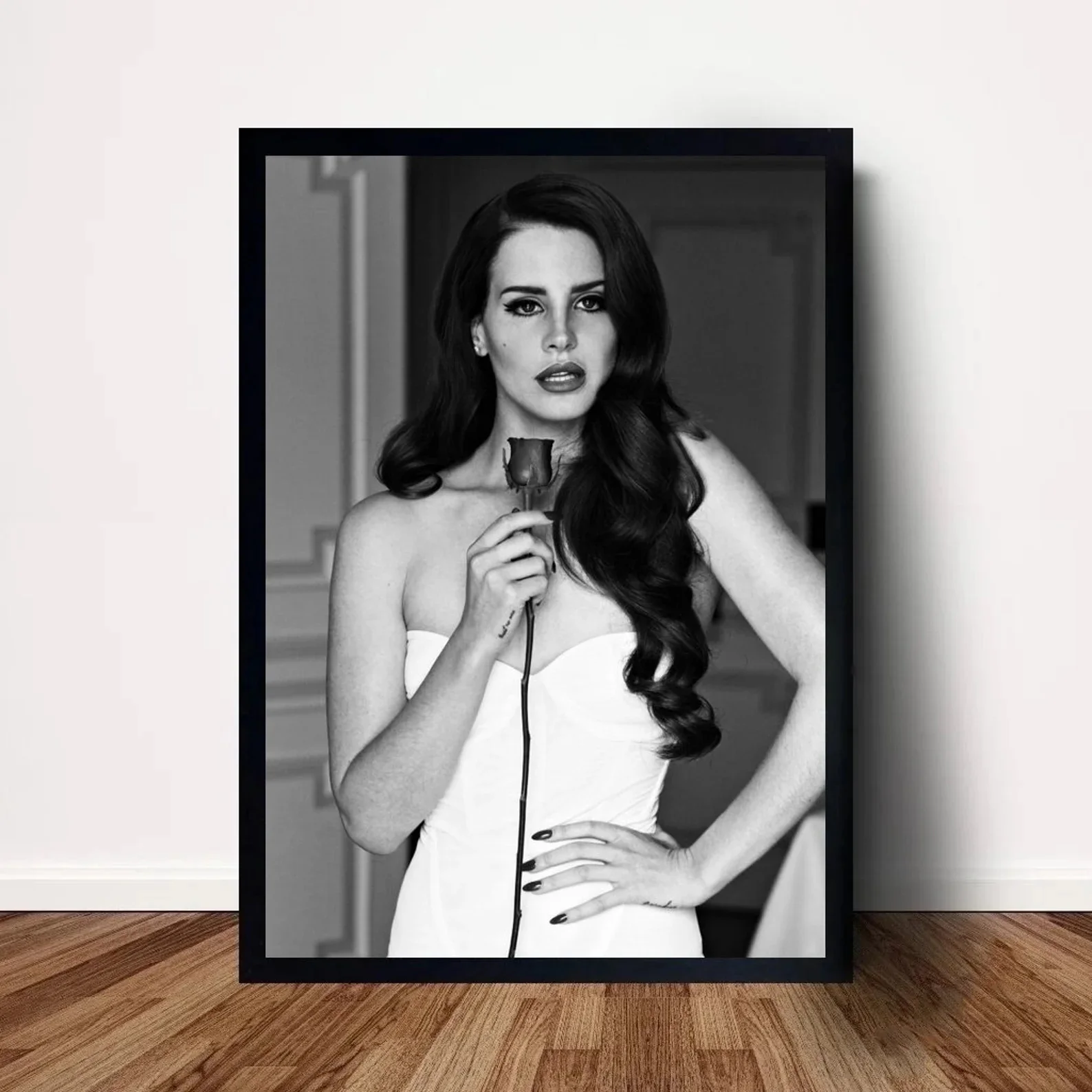 thumbnail image 1 of Póster de la cantante de música Lana Del Rey, modelo de lienzo, pintura, fumando, foto retro, retrato, imagen, bar, sala de estar, arte de pared, decoración del hogar, 1 of 5