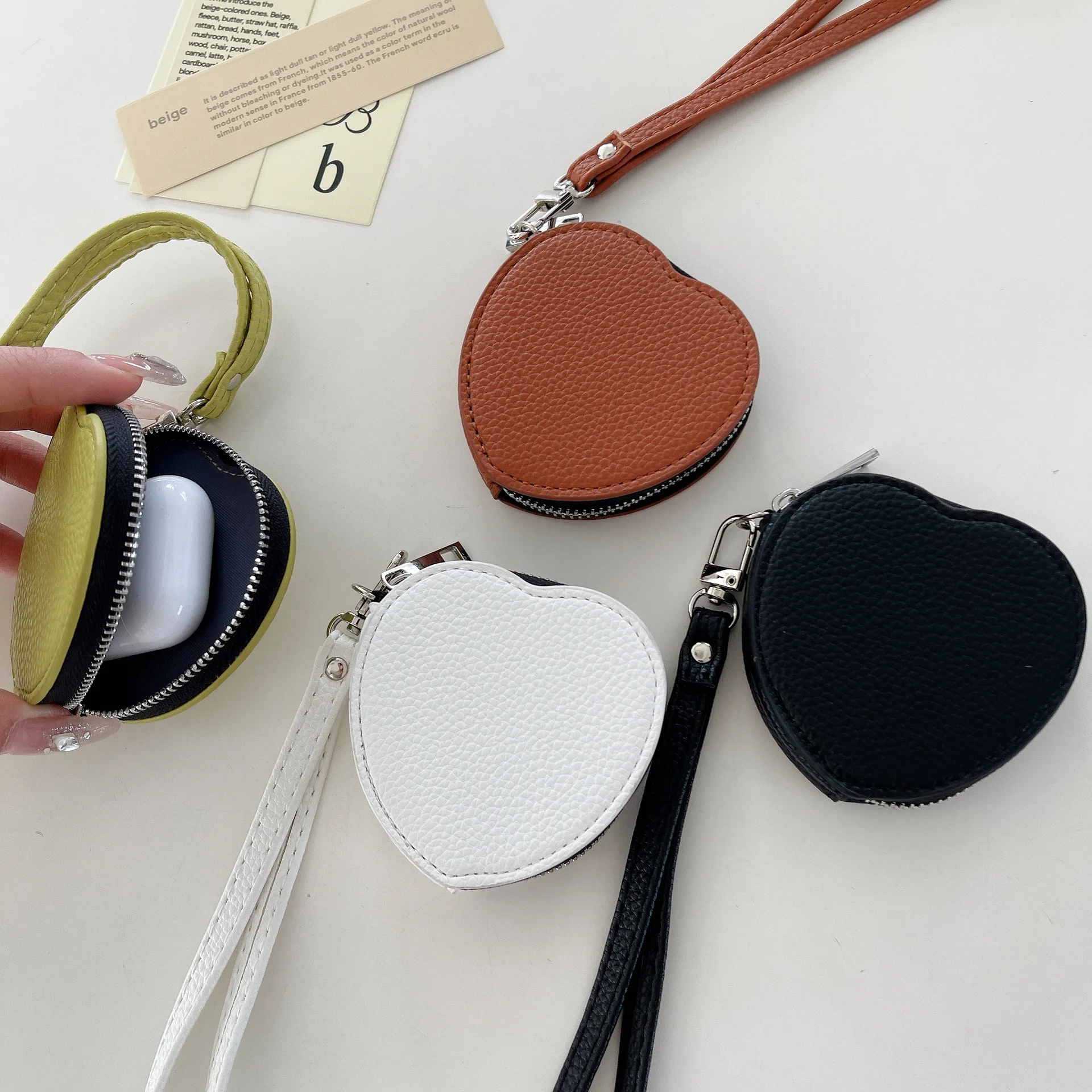 Fashion Women PU Leather Coin Purse Lovely Heart Shape Zipper Short Small Wallet Japanese Korean Style Headset Card Bag ﻿