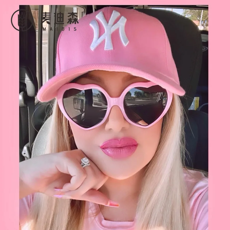 

2023 new personality fashion dream gradient frame lovely heart sunglasses love polarized sunglasses female