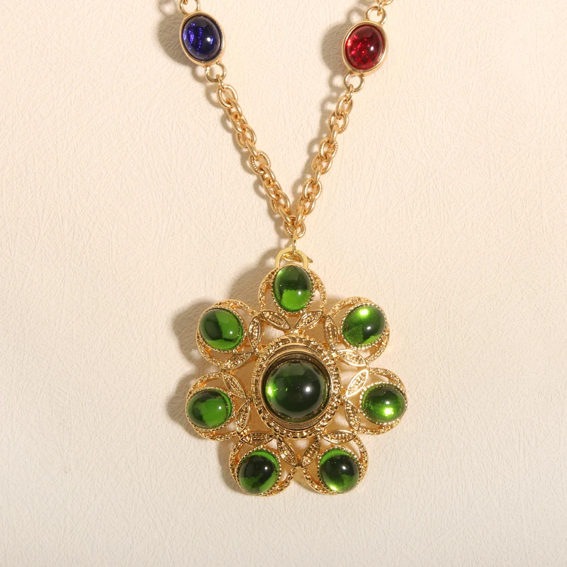 

Sheilabox Vintage 18k Gold plated Emerald Flower Pendant Necklace Birthsone Necklace For Women Fine Jewelry