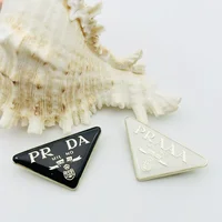 Elegant Fashion Oil Drop Pin Brooch Double Inverted Triangle High-End Sensation Stylish Luxury Classic Jewelry Accessory