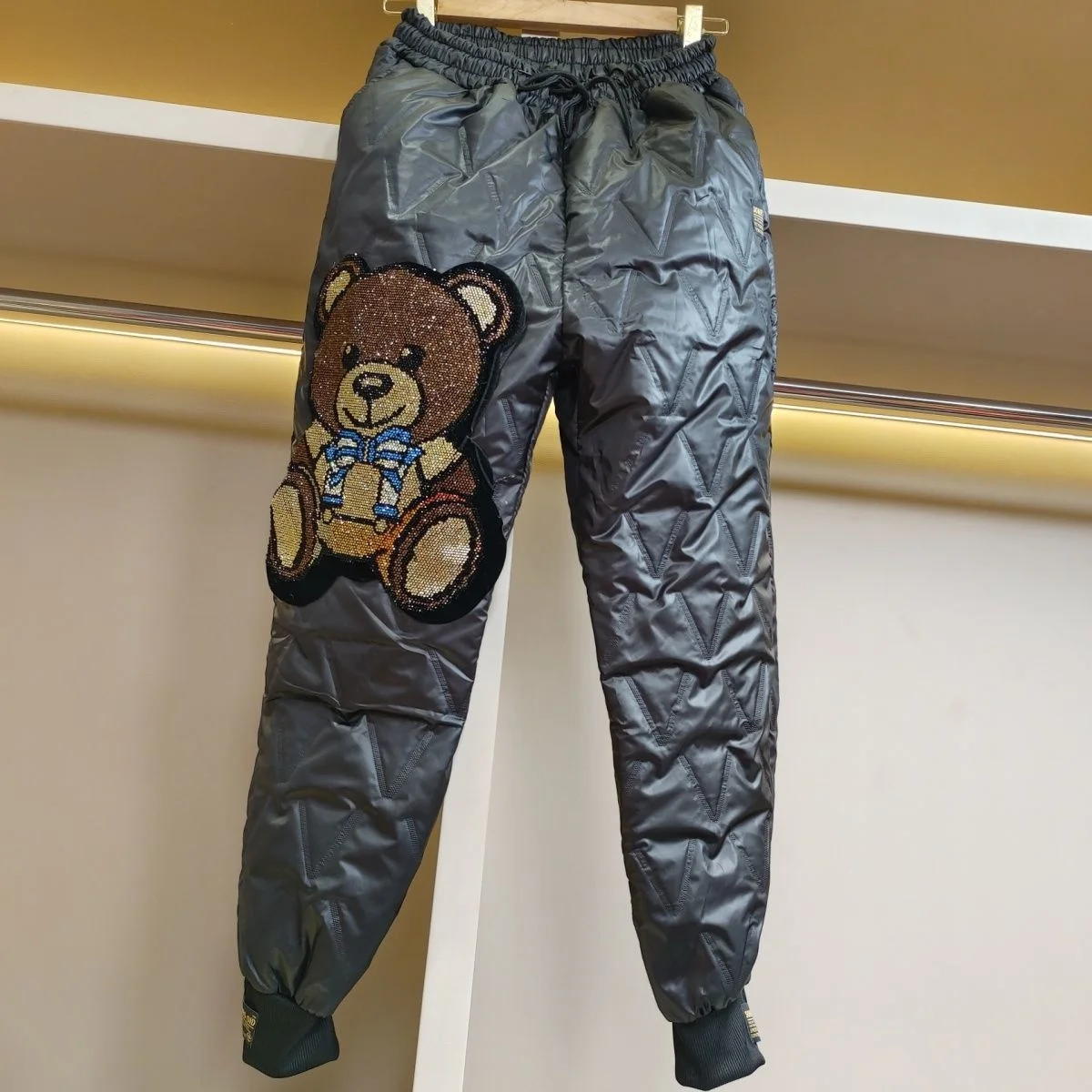 

Blingbling Cartoon Bear Hot Drilling Cotton-padded Trousers 2023 New Winter Drawstring Elastic High Waist Harem Pants Keep Warm