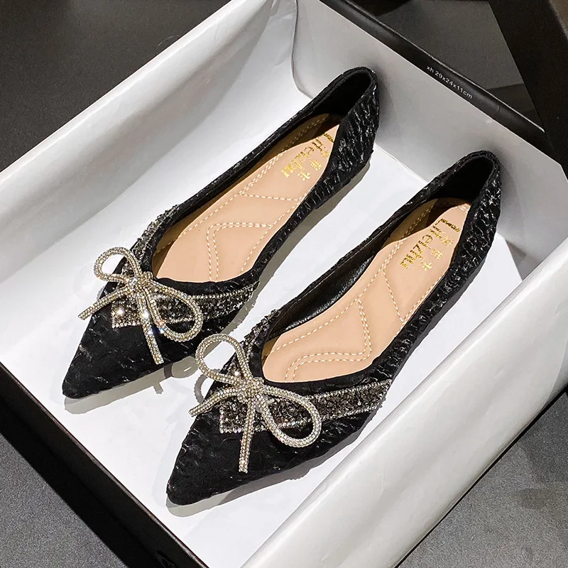 Plus Size 35-43 Women Pointed Toe Flats shoes Bling Diamond Bowknot Wedding Shoes Fashion Ballet Flats Slip on Lady Party flats