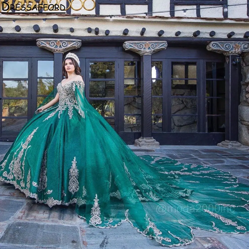 Emerald Green Beaded Crystal Quinceanera Dress With Cape Ball Gown Spaghetti Strap Gold Appliques Corset Vestidos De Quinceañera