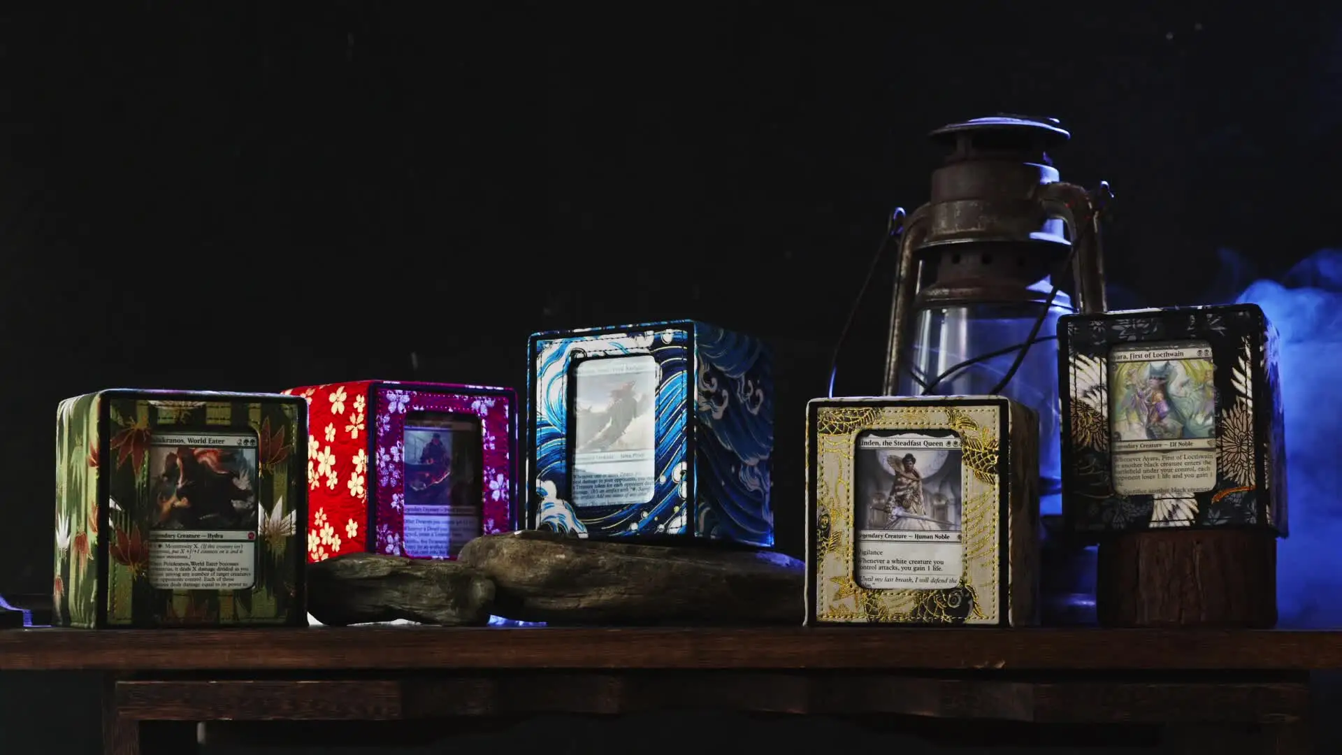 デッキケース　deckimono ５つセット　海外クラウドファンディング The Deckimono, a Deck Box in Kimono with a Toploader Display