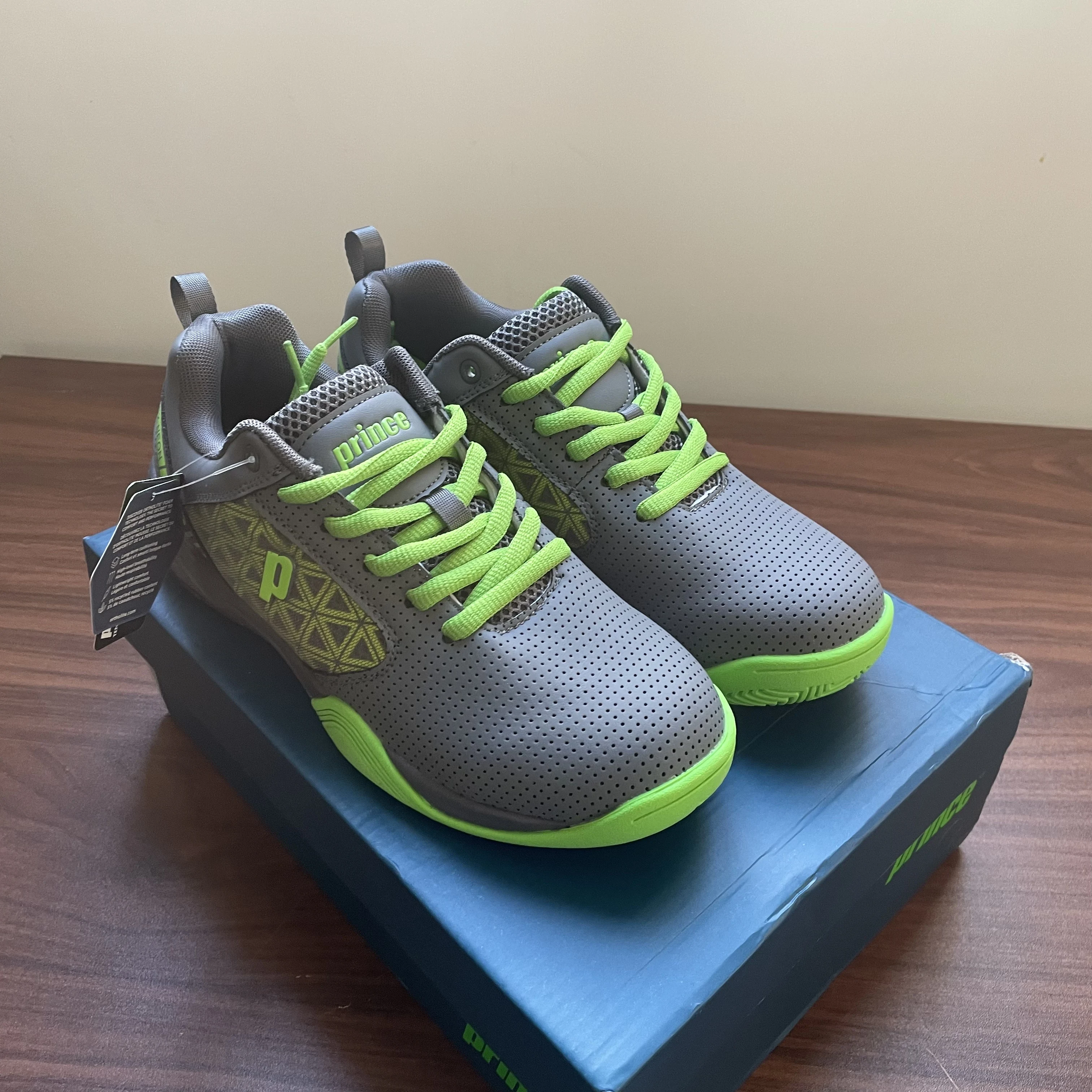 Indoor and outdoor non-slip wear-resistant badminton shoes Mesh breathable table tennis sports shoes Training sports