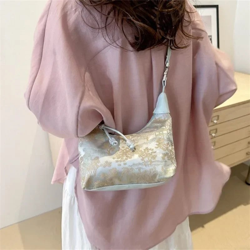 Sweet Embroidery Shoulder Bag Elegant Flower Pearl Pendant Crossbody Bag Small Bucket Handbag Ladies Luxury Design Cheongsam Bag