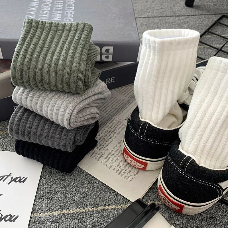 Men's High Waist Mid Tube Sports Socks - Versatile Solid Colors