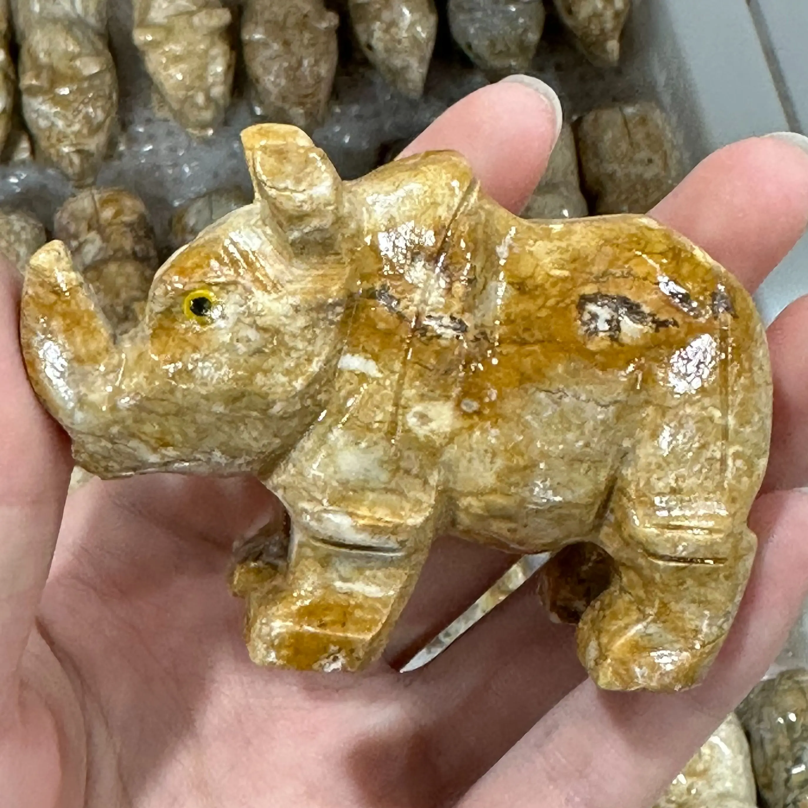 

Natural Peruvian Stone Elephant Sculpture Home Decoration