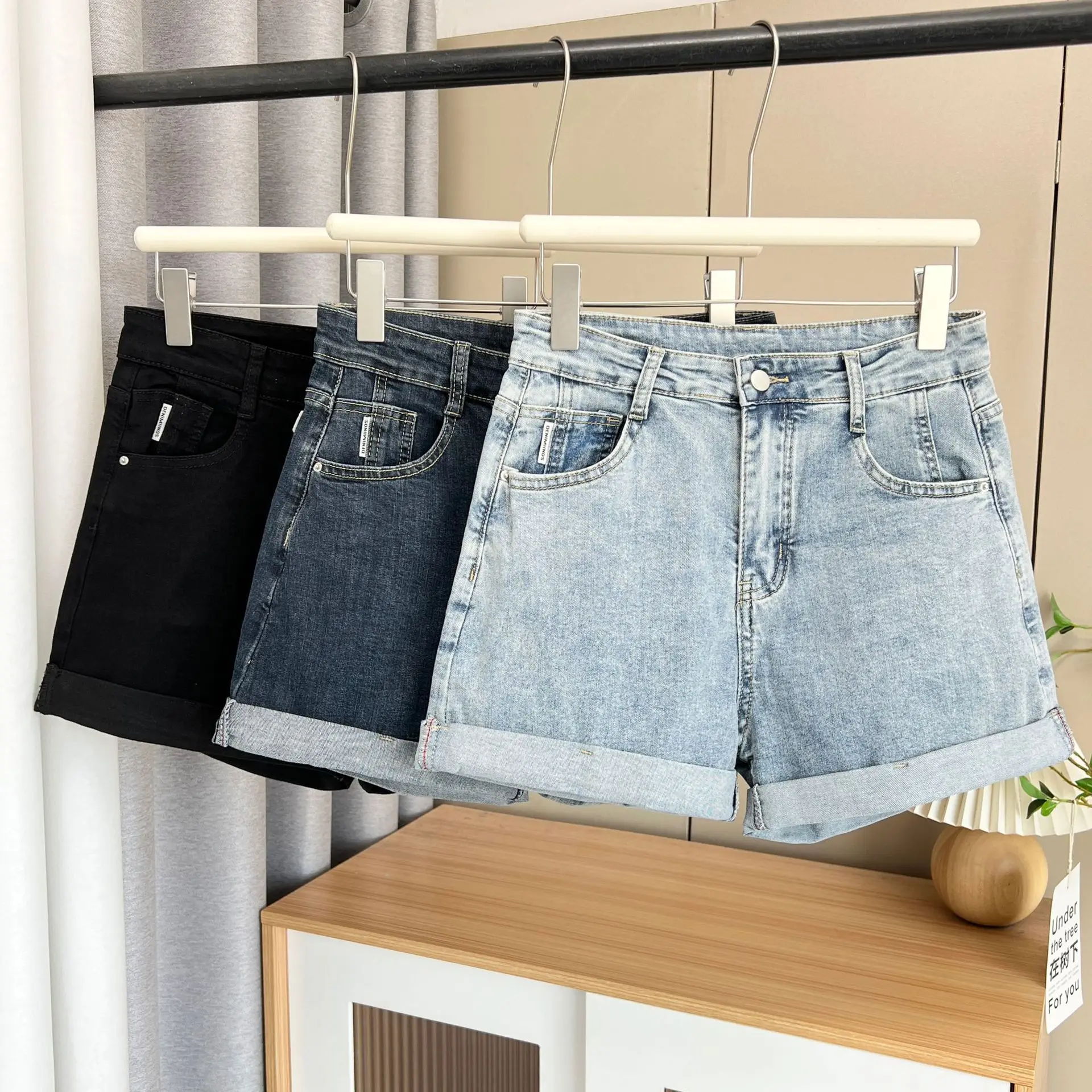 Summer New Plus Size Jeans Women's Wear 100KG Casual high-waisted rolled-up Denim Shorts Hot Pants 6318