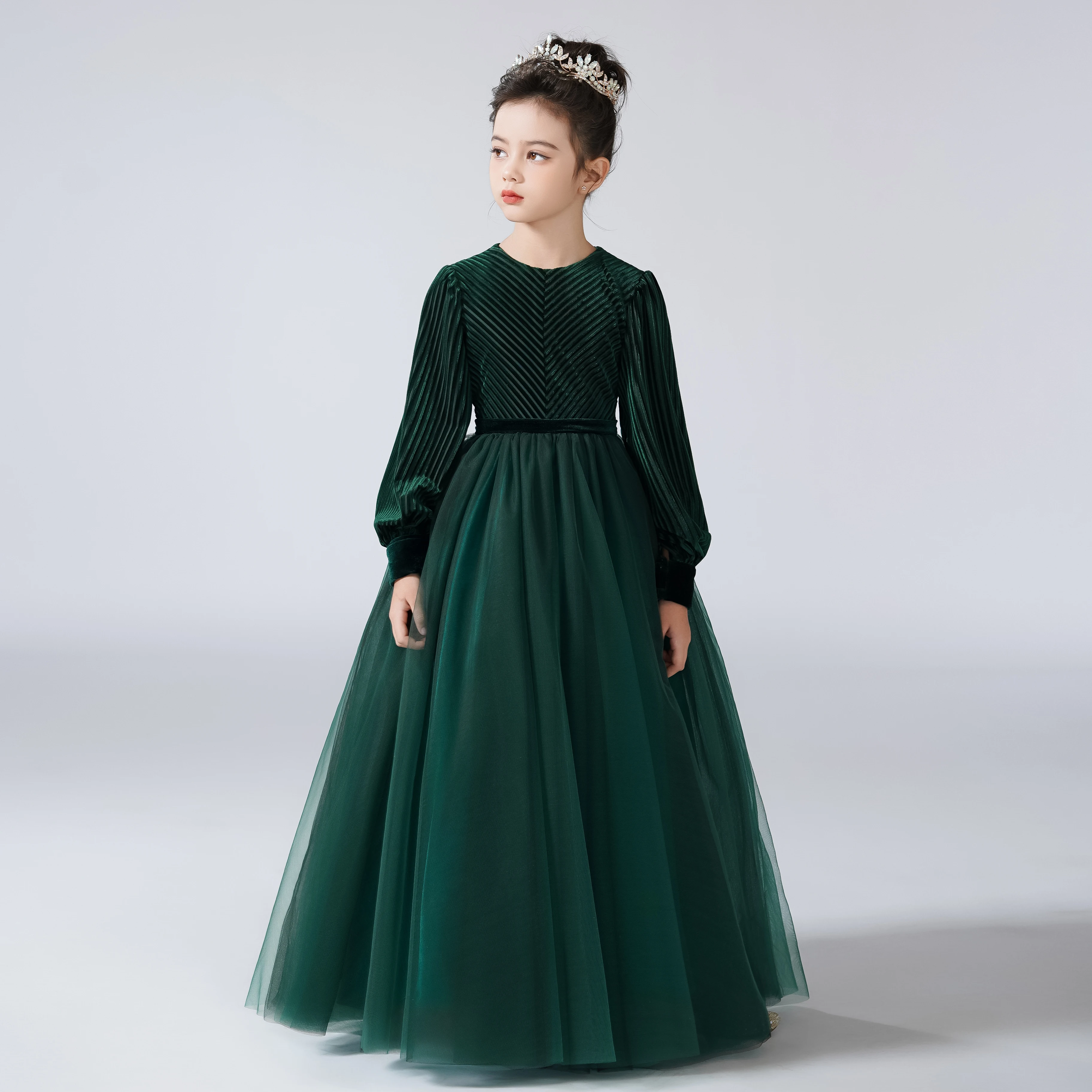 

Dideyttawl Flower Girls Dress For Party Long Sleeves Formal Pageant Gown Vintage Velvet Long Sleeve O-Neck Junior Bridesmaid