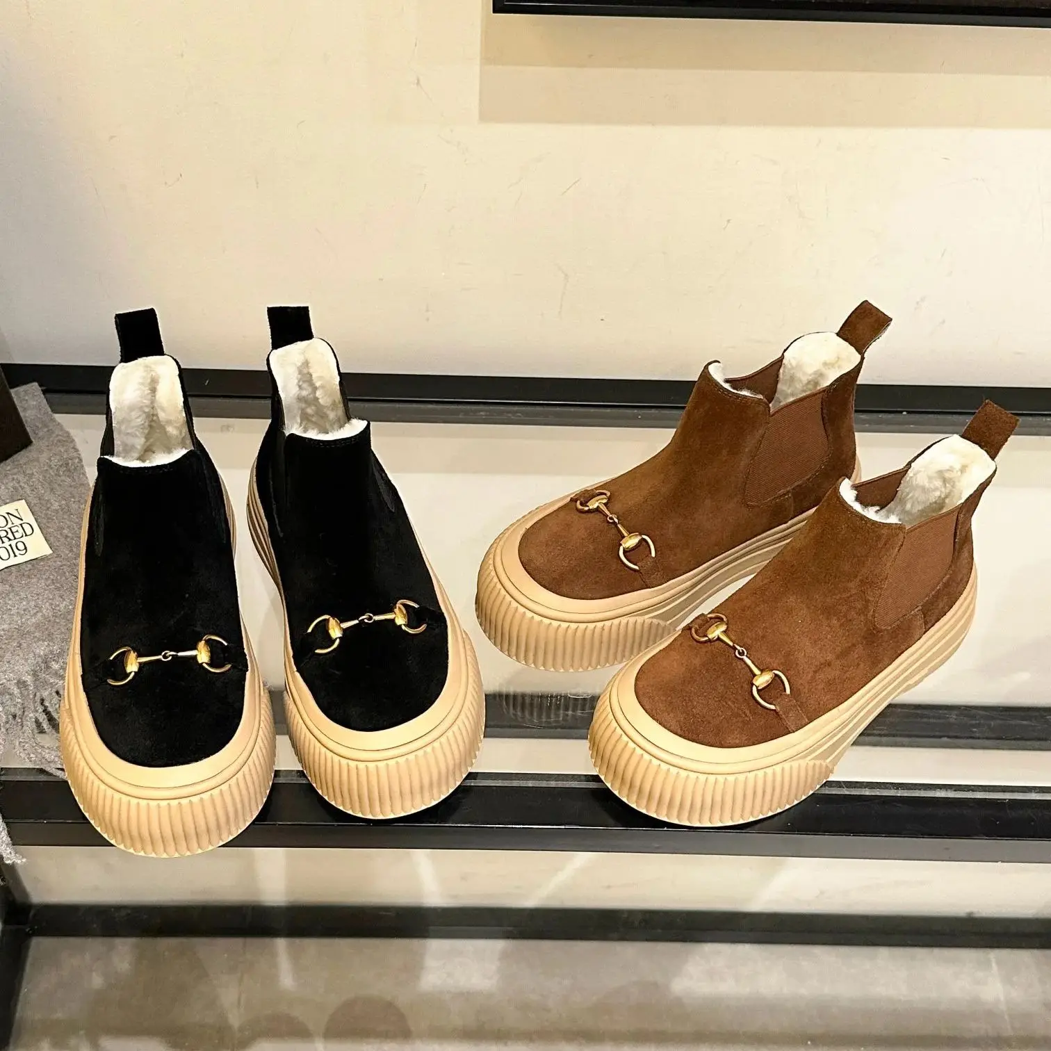 

Women Winter Warm Fur Snow Shoes Short Boots High-Top Slip-On Sneakers High Heels Platforms Luxury Designer Brand Flats Plush
