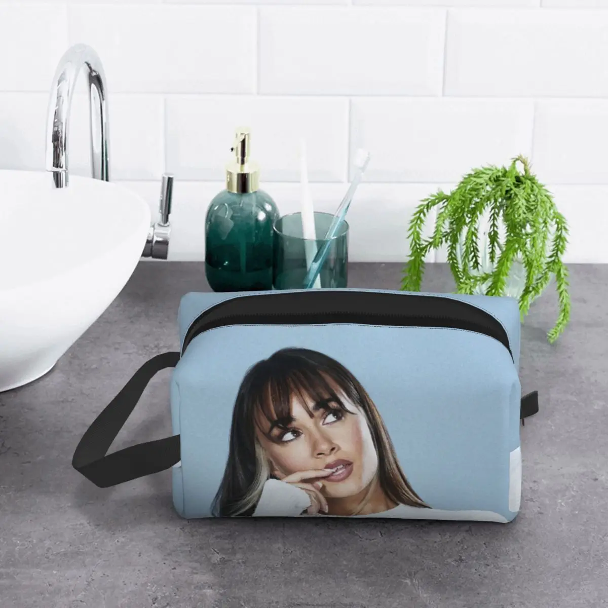 Cute Beauty Aitana Travel Toiletry Bag Women Spanish Singer Cosmetic Makeup Organizer Beauty Storage Dopp Kit