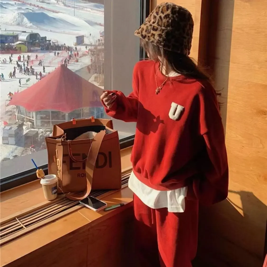 ربيع خريف 2023 طقم ملابس رياضية كاجوال فضفاض سويت شيرت عصري للنساء مقاس كبير سروال ملابس الشارع طقم مكون من قطعتين