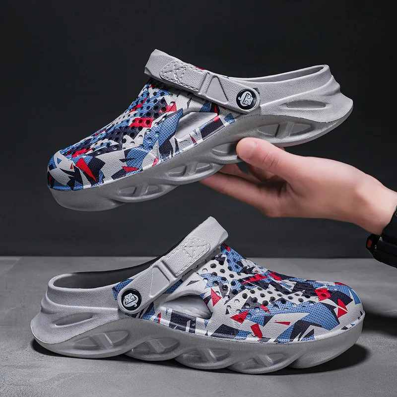 

Men's Slipper Summer New Outdoor Lightweight Clogs Comfortable Men Sandals EVA Soft Sole Slides Walking Beach Shoes Flip Flops